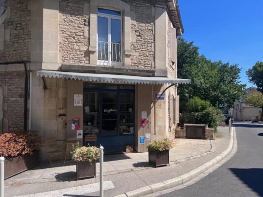 Cheval Blanc - Village in the Luberon - Vaucluse - Provence Web