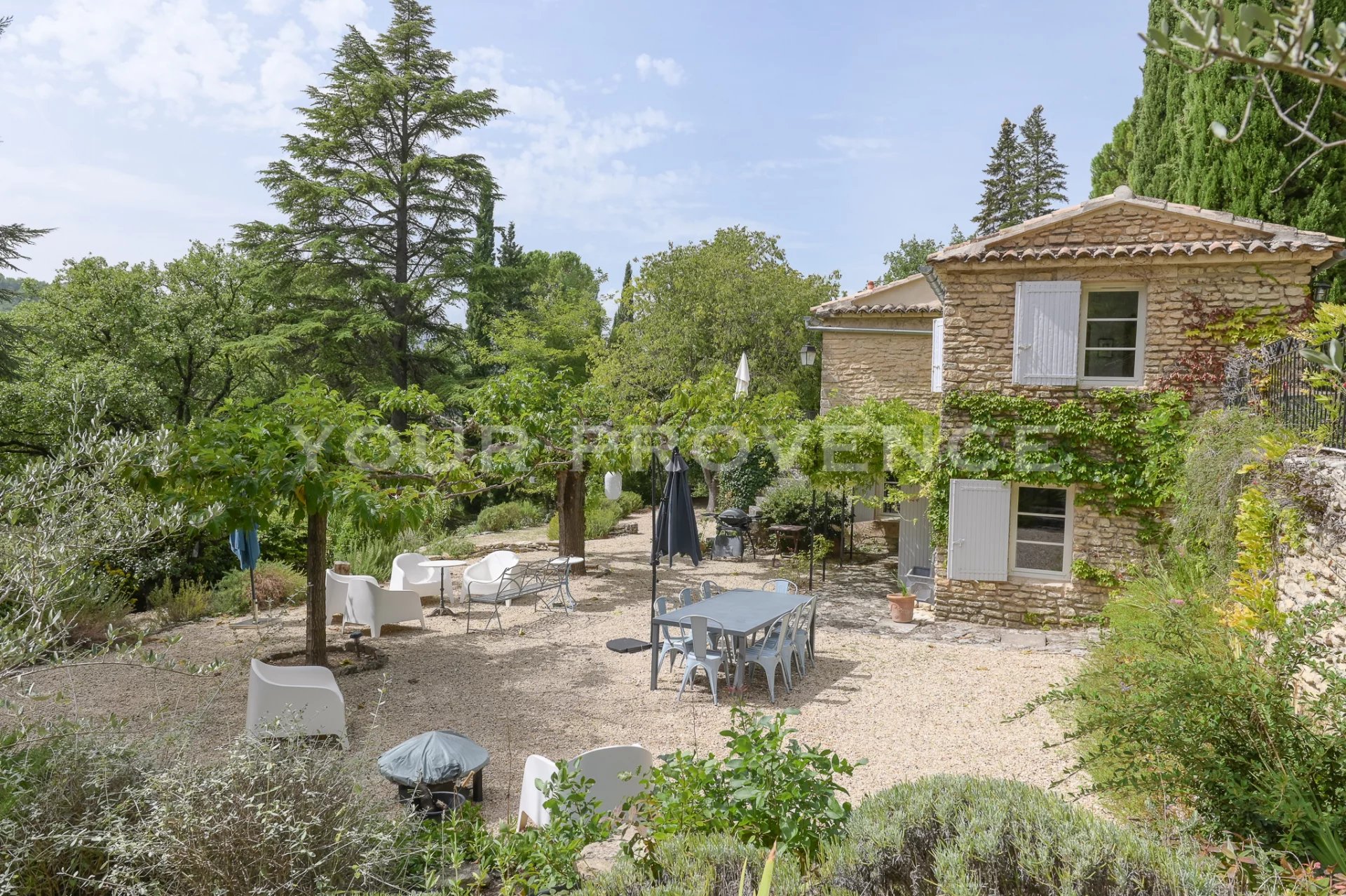 PROPERTY IN GOULT for sale – Goult – Provence – 1180000€